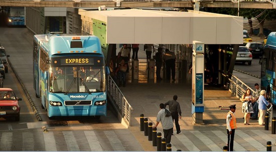 Como promover um transporte público seguro para as mulheres no México e na América Latina